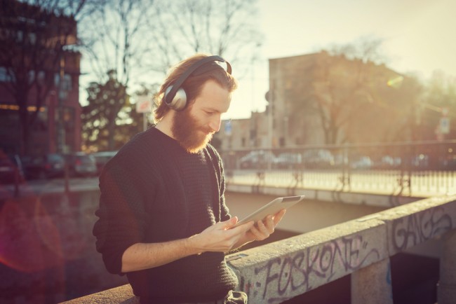 muzyka sluchawki streaming spotify wimp deezer