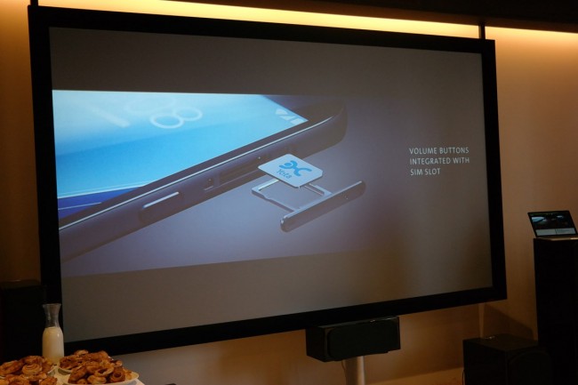 YotaPhone 2 (12) class="wp-image-306442" 