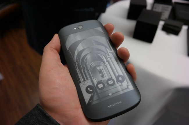 YotaPhone 2 (4) class="wp-image-306503" 