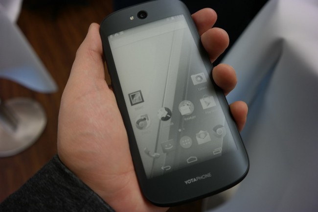 YotaPhone 2 (5) class="wp-image-306506" 