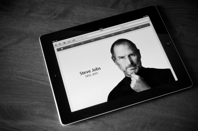 apple-ipad-steve-jobs