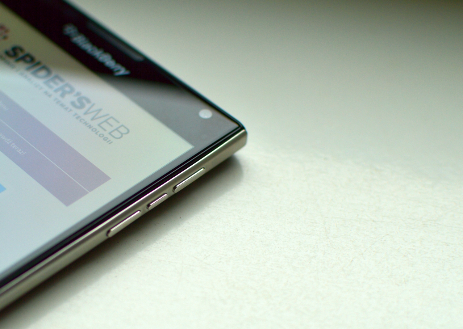 blackberry passport 005 class="wp-image-303459" 