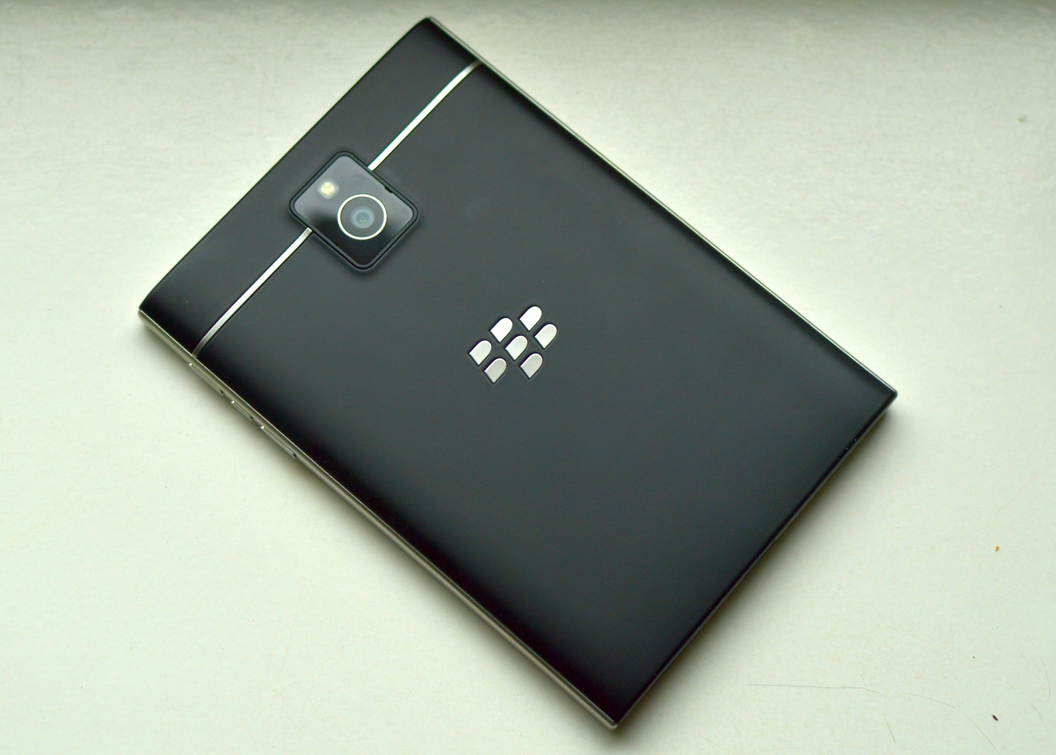 blackberry passport 012 class="wp-image-303479" 