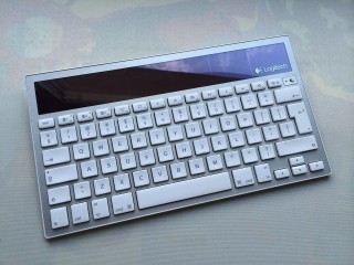 Klawiatura Logitech K760, czyli akcesoria do Maka wcale nie muszą być drogie – recenzja Spider’s Web