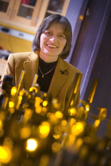 Professor_Lene_Hau_in_her_laboratory_at_Harvard 