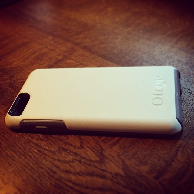 otterbox-symmetry-case