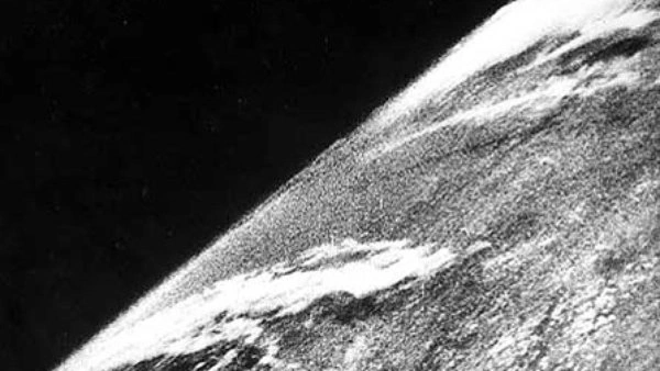 1stPhotoFromSpace.jpg__600x0_q85_upscale 