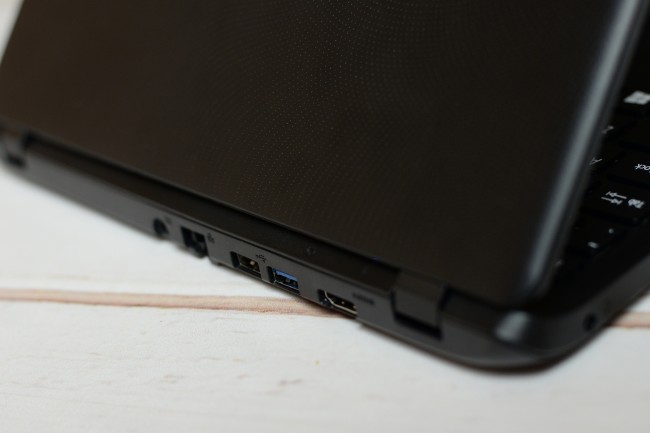 Acer-E11-rear 
