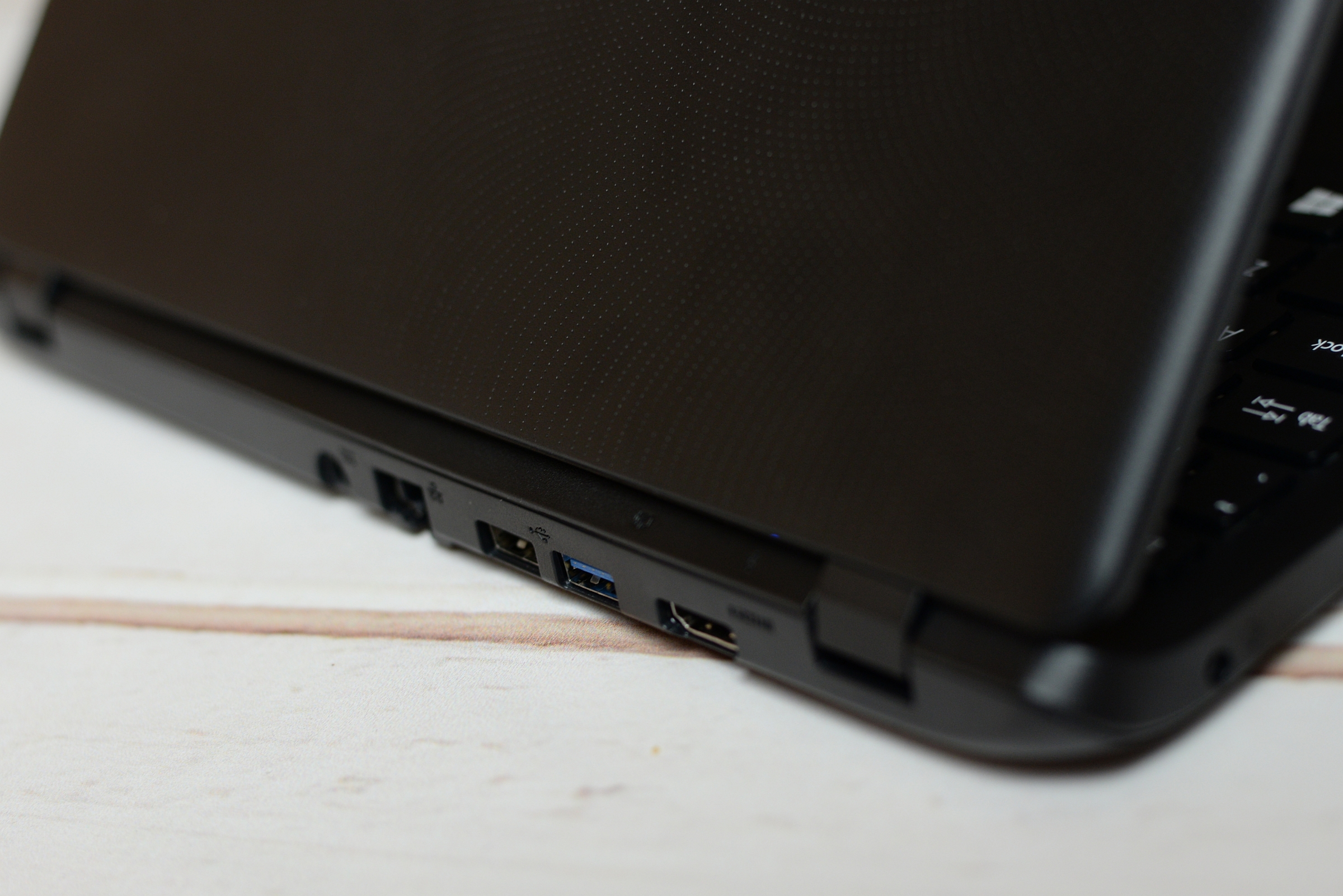 Acer-E11-rear 
