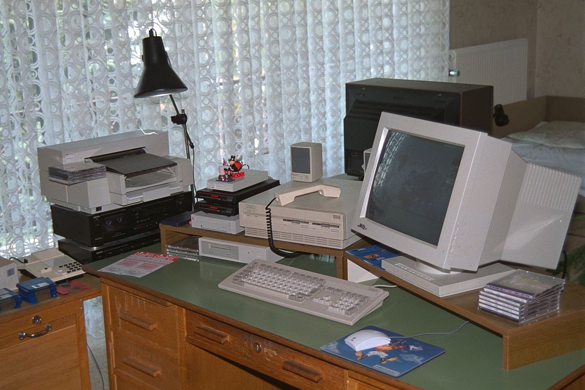 &quot;Amiga3000UX&quot;. Licensed under CC BY-SA 3.0 via Wikimedia Commons - http://commons.wikimedia.org/wiki/File:Amiga3000UX.jpg#/media/File:Amiga3000UX.jpg class="wp-image-353594" 