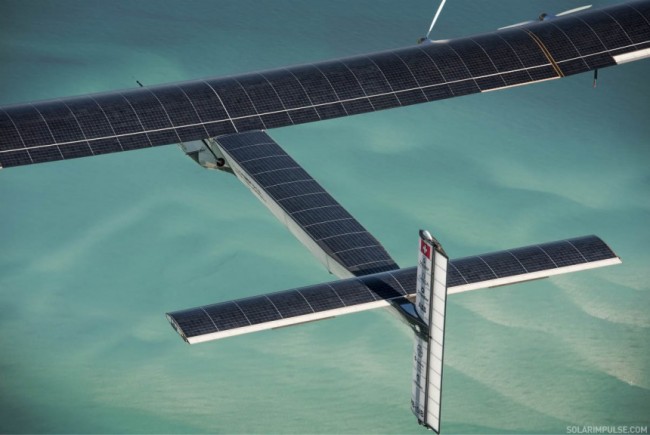 -2015_03_01_Solar_Impulse_2_RTW_Second_Test_Flight_AbuDhabi_Stefatou_-09