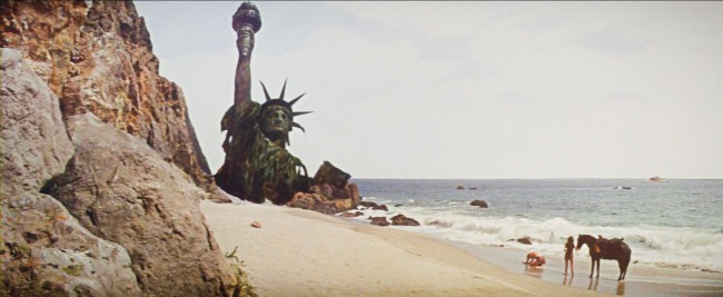 Planet-of-Apes-Statue-Liberty2-1