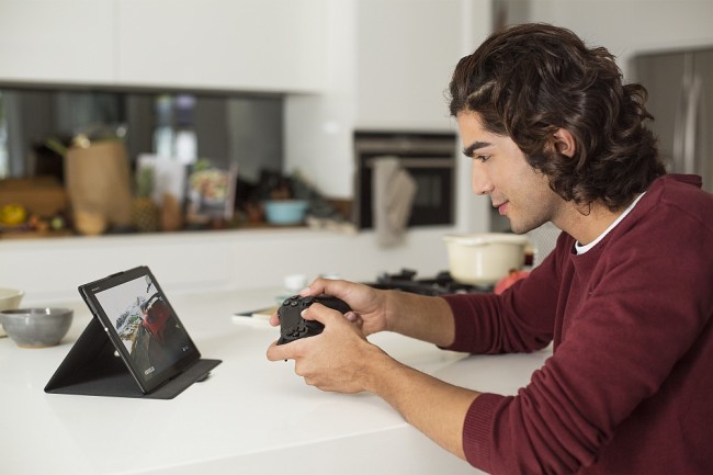 Xperia_Z4_Tablet_Lifestyle_2