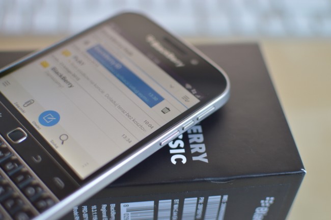 blackberry classic 9