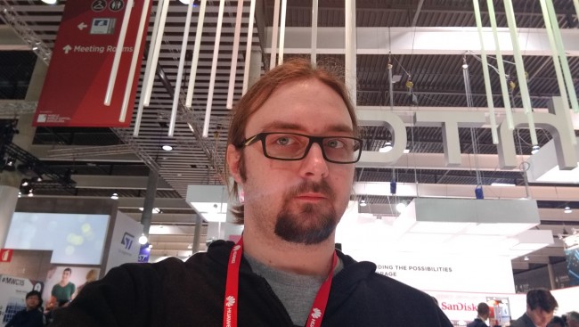 htc-one-m9-selfie class="wp-image-348448" 