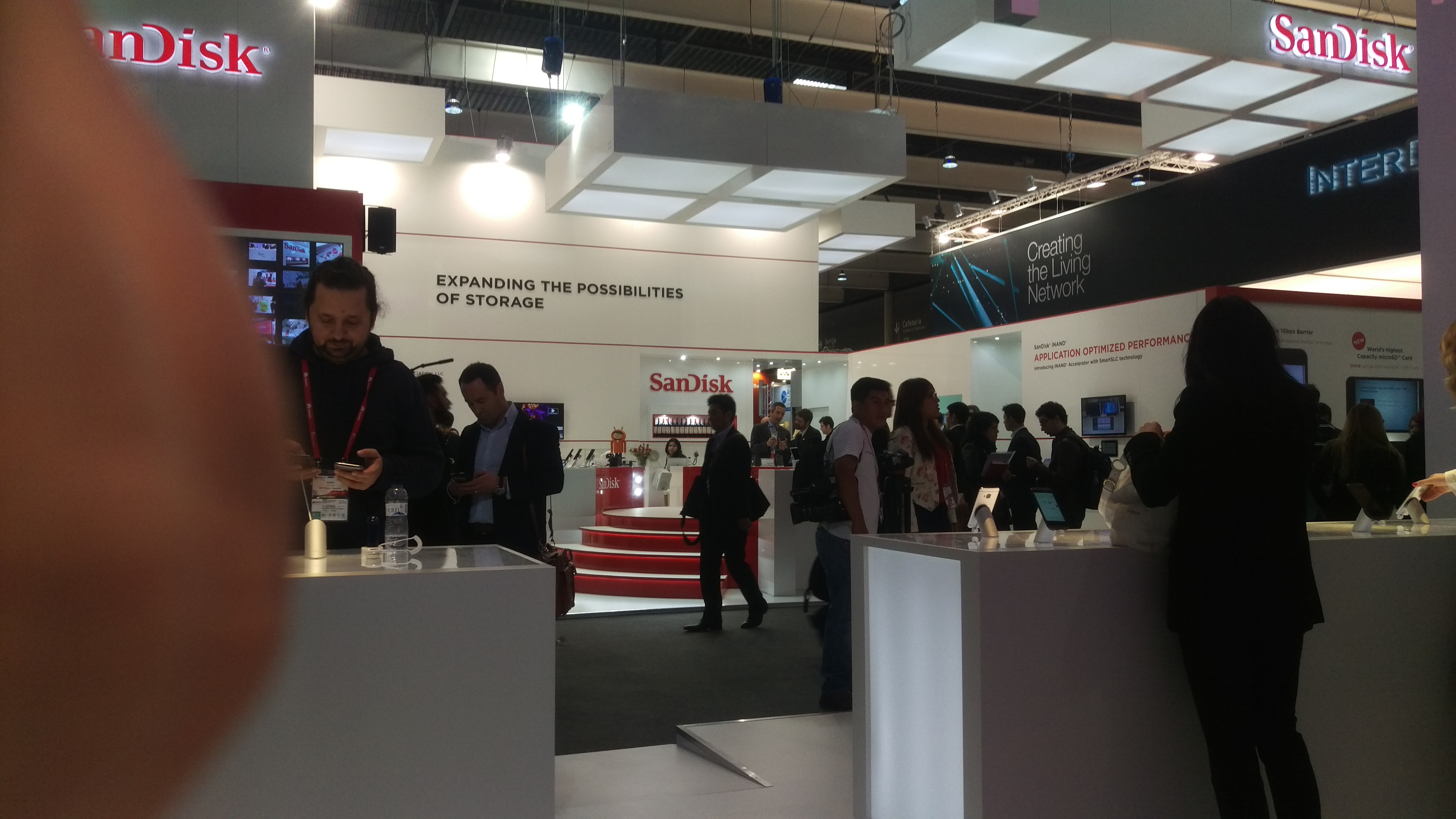 HTC One M9 class="wp-image-348392" 