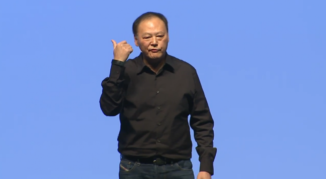 htc-re-grip-1