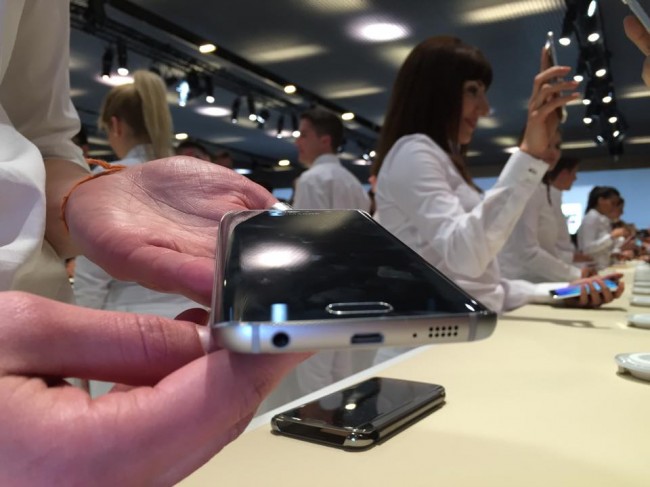 samsung-galaxy-s6-oraz-galaxy-s6-edge (11) class="wp-image-347876" 