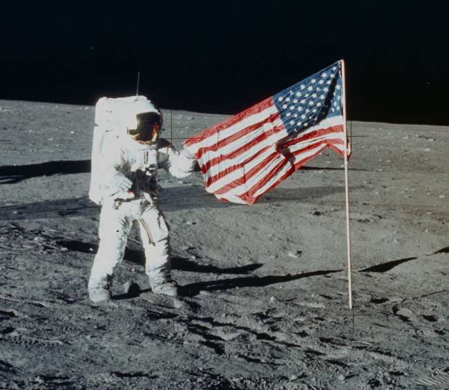 Detail_of_Apollo_AS12-47-6897 class="wp-image-372039" 