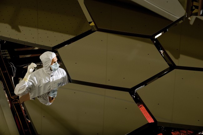 James_Webb_Space_Telescope_Mirror38