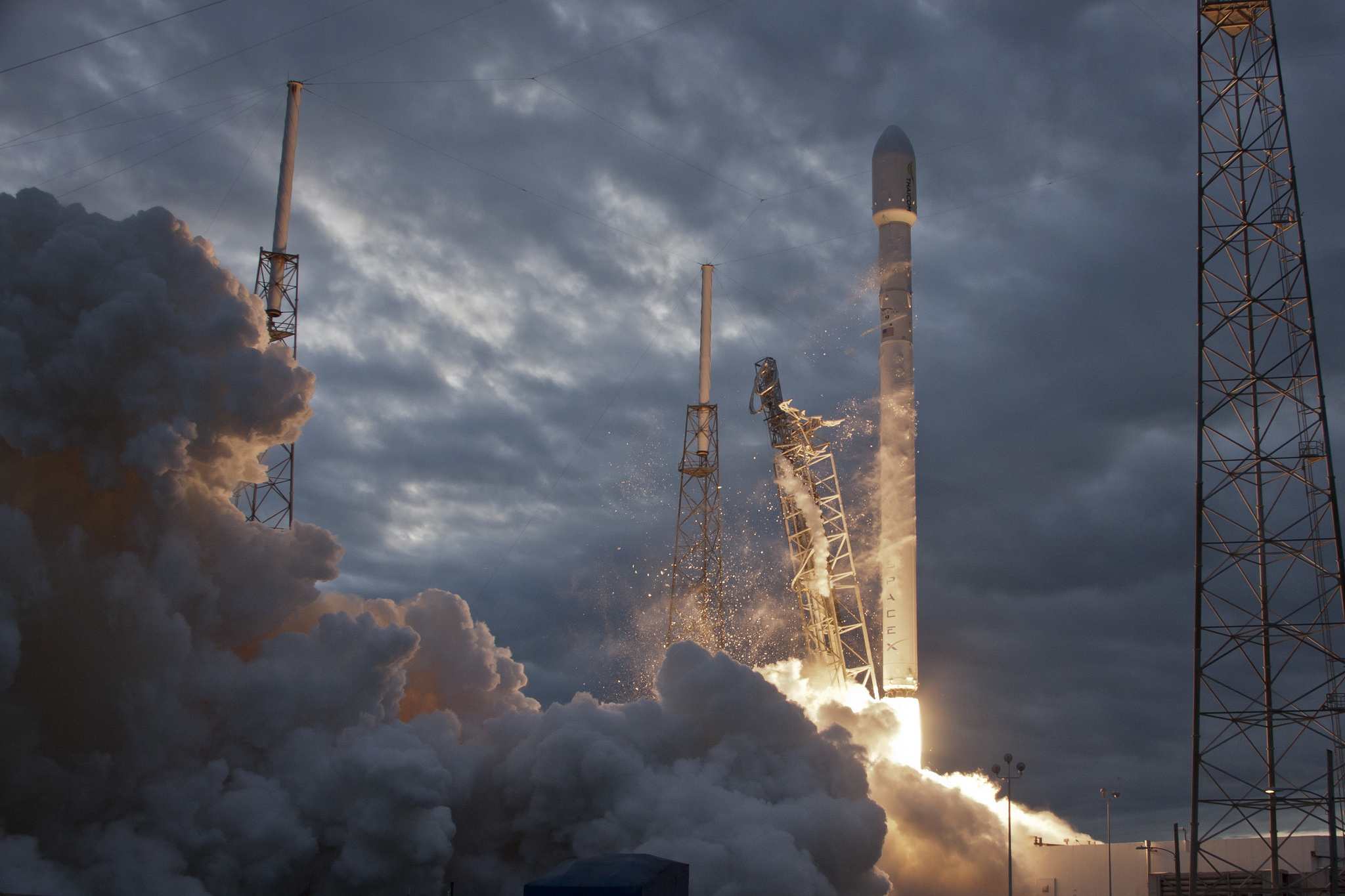 SpaceX-12 class="wp-image-362108" 