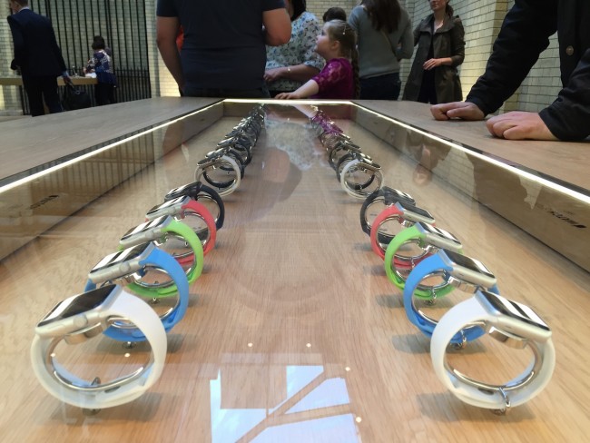 apple-watch-24 class="wp-image-367036" 