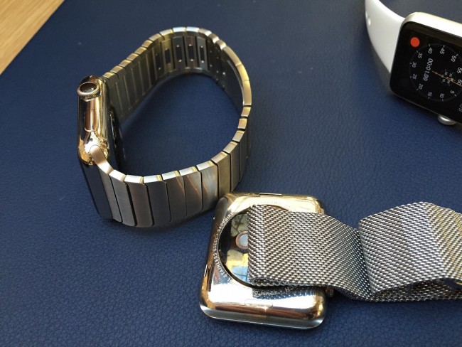 apple-watch-24 class="wp-image-367475" 