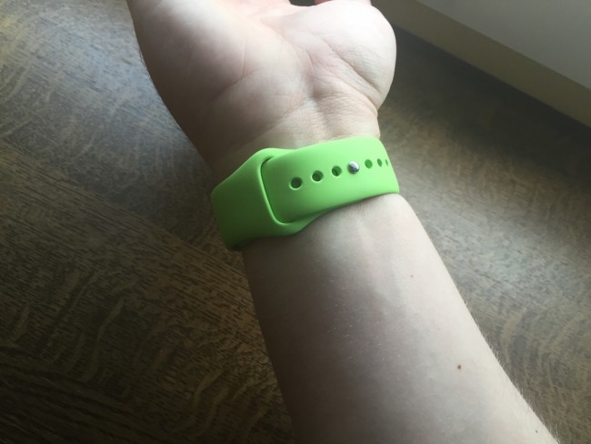 apple-watch-sport-38-mm-15 class="wp-image-372074" 