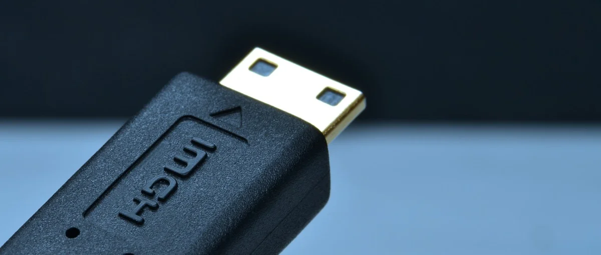 Twoje kable HDMI właśnie stały się przestarzałe. Debiutuje nowy standard HDMI 2.0a