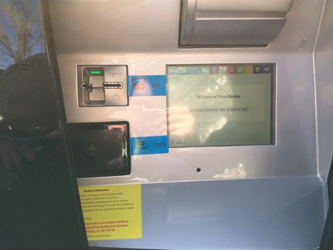 idea-bank-mobilny-wplatomat-12 class="wp-image-365478" 