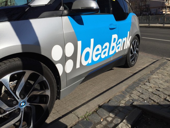 idea-bank-mobilny-wplatomat-3 class="wp-image-365471" 