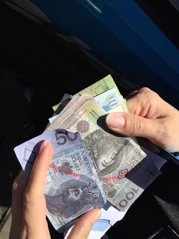 idea-bank-mobilny-wplatomat-57 class="wp-image-365481" 