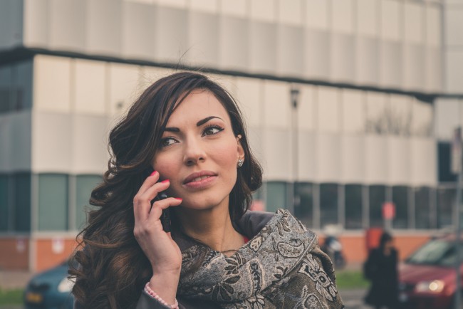 telefon-smartfon class="wp-image-371434" 