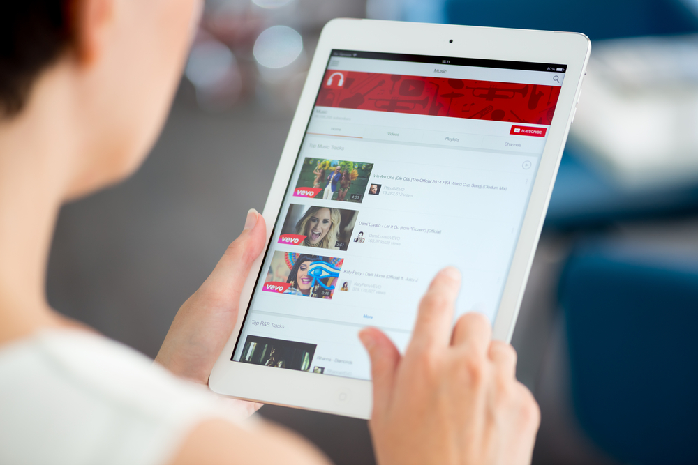 youtube-tablet-ipad class="wp-image-364558" 