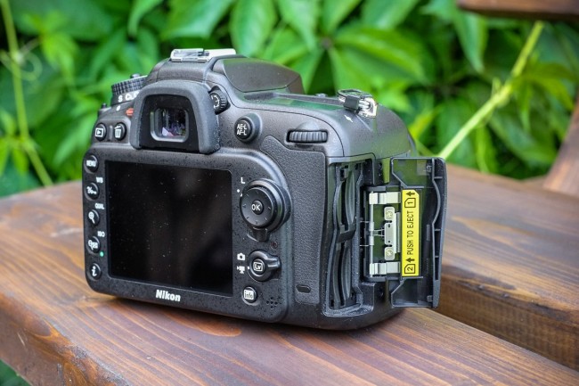 https://ocs-pl.oktawave.com/v1/AUTH_2887234e-384a-4873-8bc5-405211db13a2/spidersweb/2015/07/Nikon-D7200-6-of-11-650x433.jpg