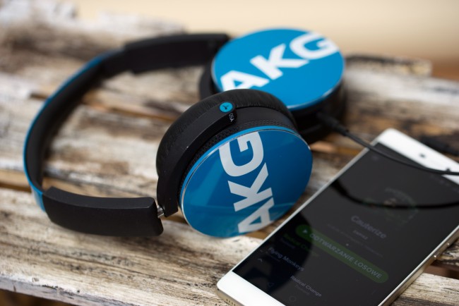 akg-y50-4