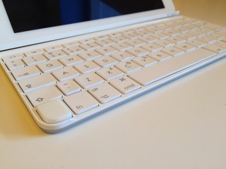 Logitech Ultrathin Keyboard do iPada Air 2 – świetna klawiatura, ale nie dla Polaków