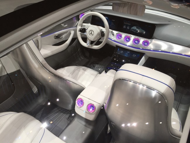 Mercedes IAA, 3