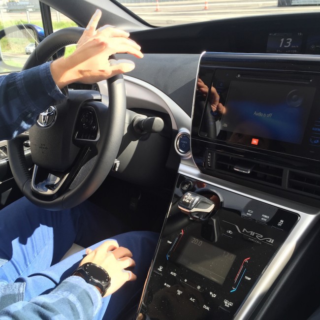 https://ocs-pl.oktawave.com/v1/AUTH_2887234e-384a-4873-8bc5-405211db13a2/spidersweb/2015/09/Toyota-Mirai-5-650x650.jpg