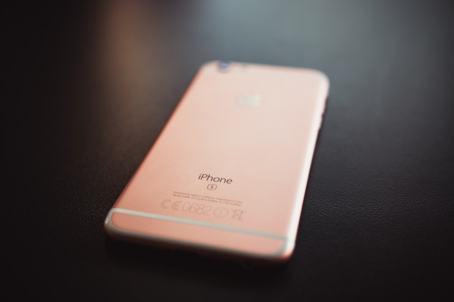 iphone-6s-003 class="wp-image-427430" 