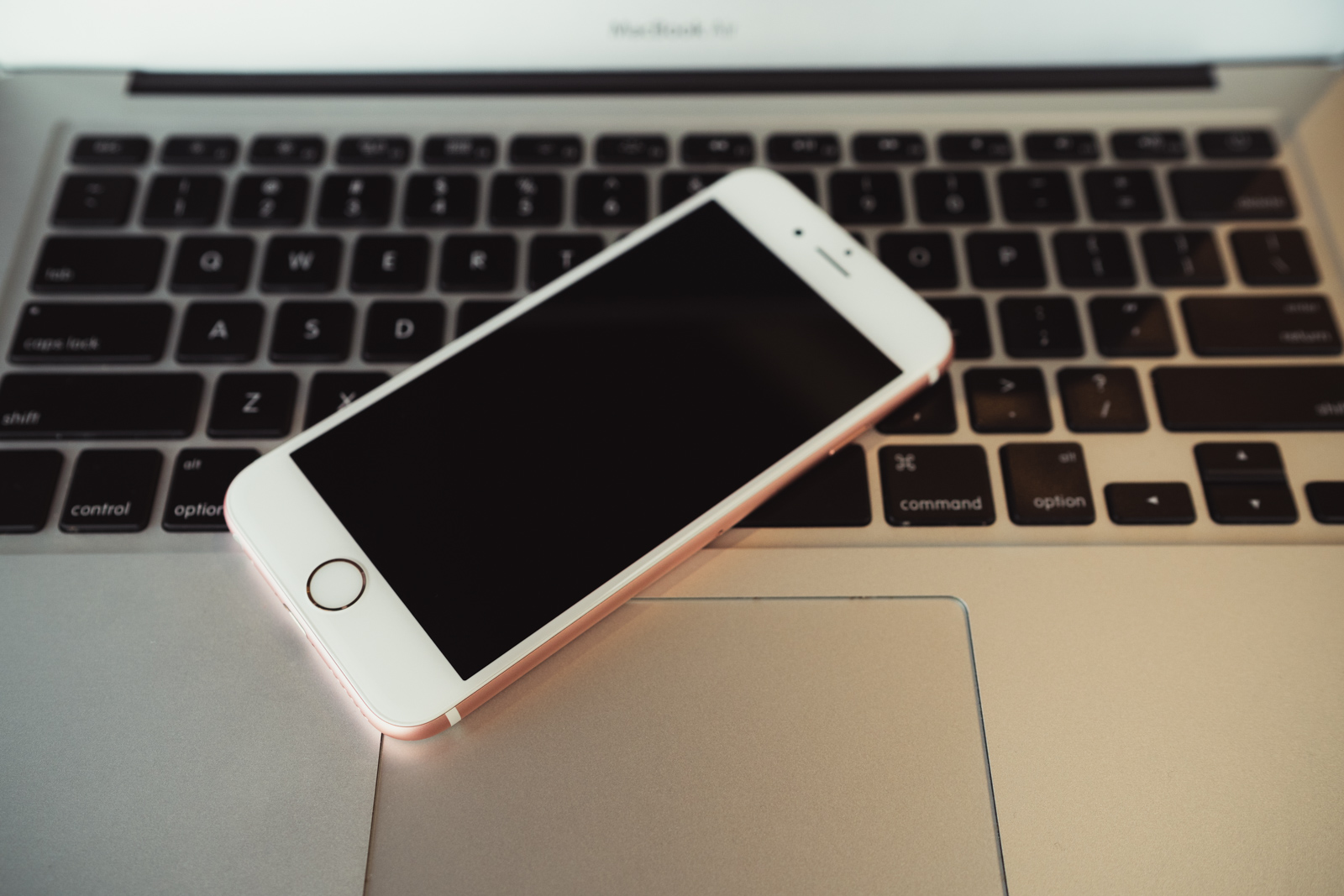 Udziały rynkowe iPhone Fragmentacja iOS