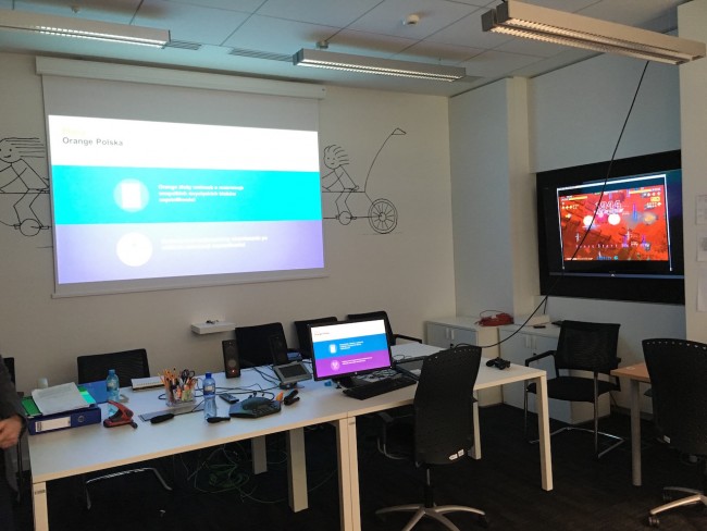 orange-war-room-aukcja-lte-37 class="wp-image-431796" 