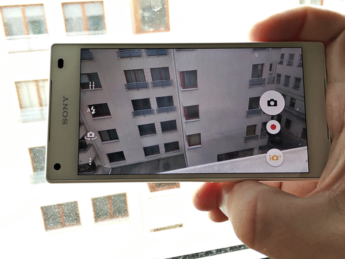 sony xperia z5 compact 6 class="wp-image-447598" 