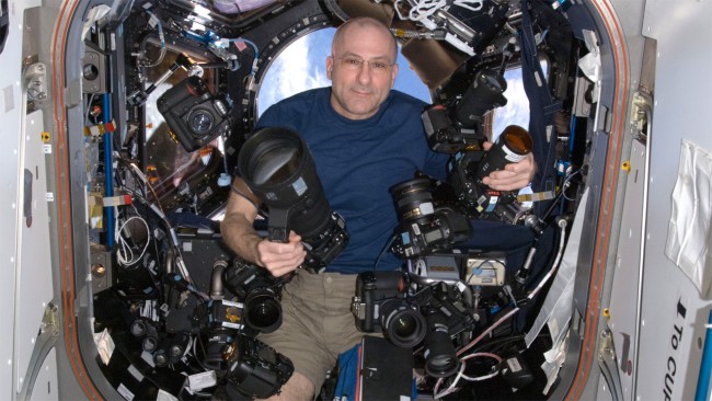 38443-nasa_nikon
