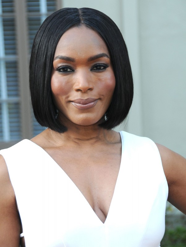 AngelaBassett_001_Breakthrough-min class="wp-image-452276" 