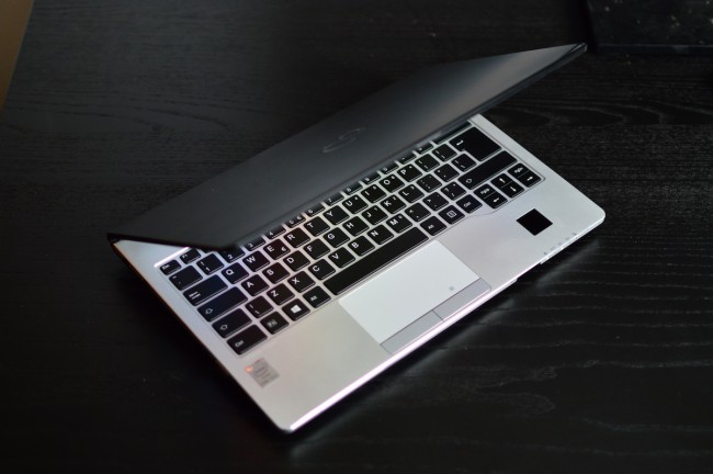Fujitsu Lifebook S935 18