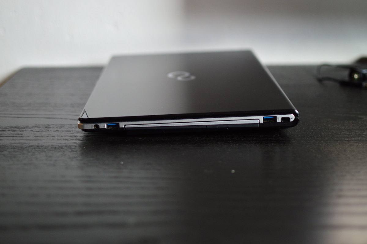 Fujitsu Lifebook S935 3 class="wp-image-450895" 