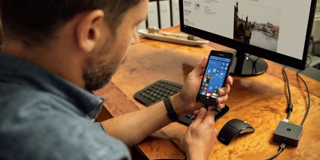 Microsoft-windows-10-continuum-min class="wp-image-448644" 