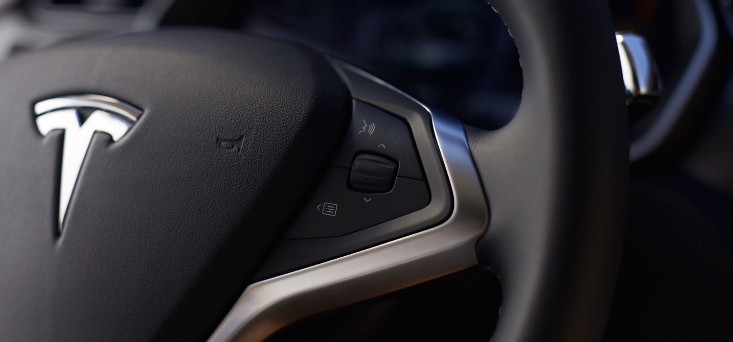 tesla autopilot class="wp-image-453963" 