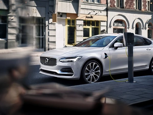 Twin Engine T8 Volvo S90 Inscription White 